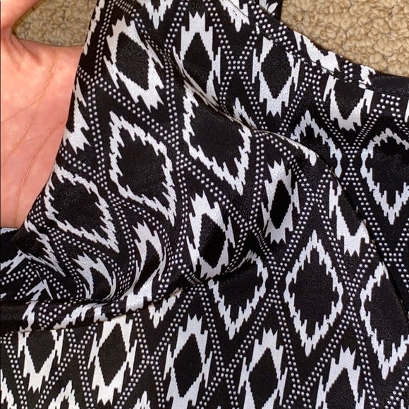 Patterned Tank Top - Picture 3 of 3